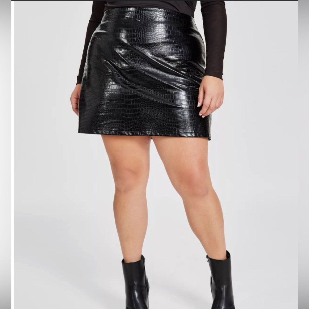 Calvin Klein Black Faux Alligator Mini Skirt